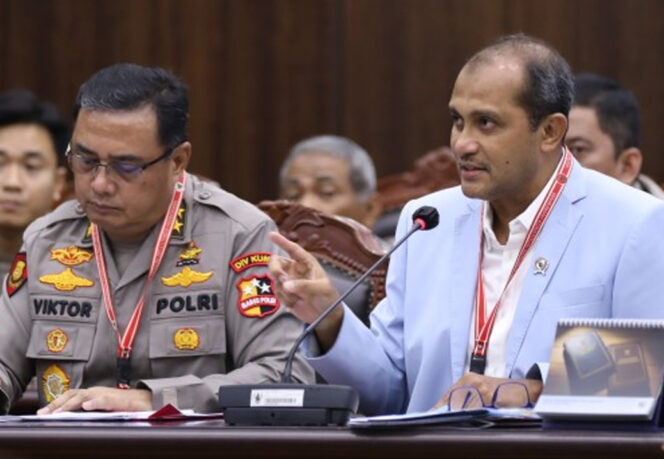 
					Pemerintah Tegaskan Jabatan Kapolri Bukan Jabatan Politik Seperti Menteri