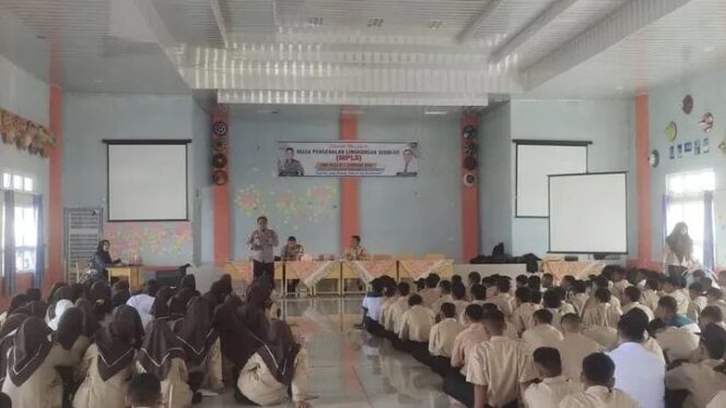 
					Kapolsek Simpang Kiri Minta Siswa Hindari Kenakalan Remaja