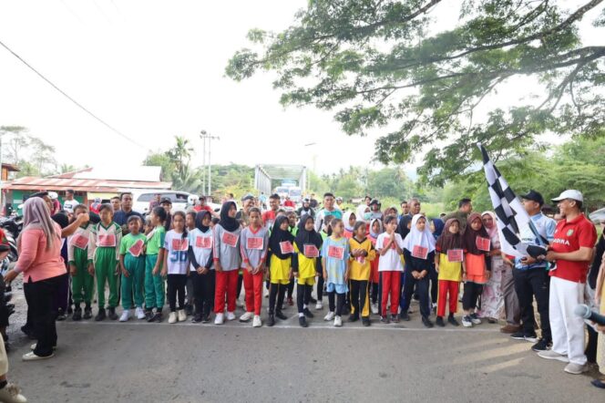 
					HUT RI Ke- 80 Ratusan Siswa SD-SMP Ambil Bagian dalam Lomba Lari 5K di Madina