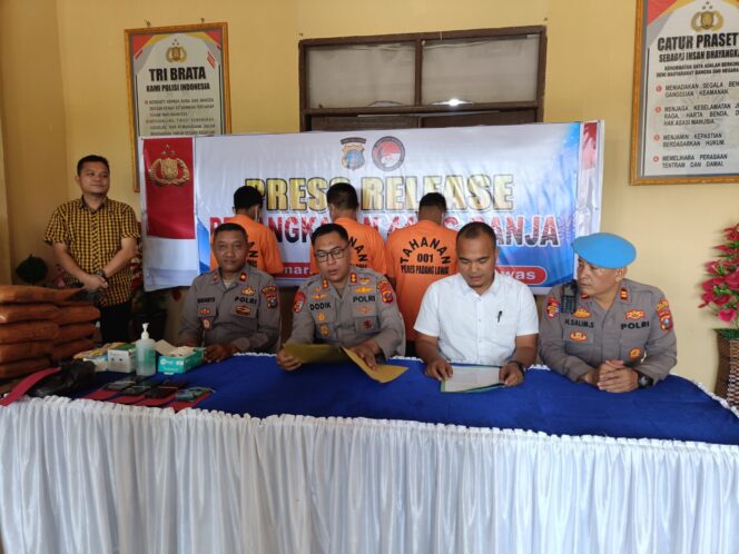 
					Polres Padang Lawas Pres Release Ungkap Kasus Narkotika Gol 1 jenis Tanaman Ganja sebanyak 44 Kg