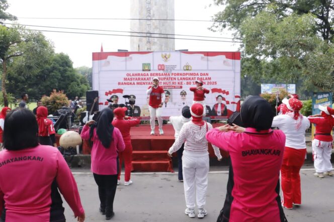 
					Semarak Kemerdekaan HUT RI ke 80, Polres Langkat Gelar Olahraga Bersama Forkopimda dan Masyarakat