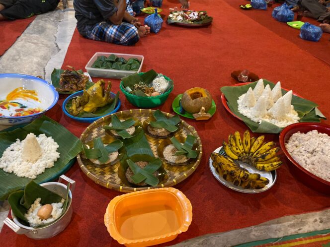 
					BANGSA YANG LUHUR  SELALU MENJUNJUNG TINGGI BUDAYA DAN ADAT BANGSA SENDIRI