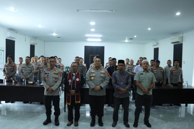 
					Pastikan Sibolga Kondusif, Polres Sibolga Melaksanakan Doa Bersama
