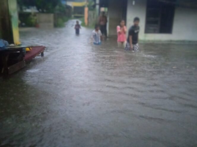 
					Hujan Deras dan Angin Kencang Sebabkan Banjir di Binjai Barat, Warga Keluhkan Janji Manis Pemerintah