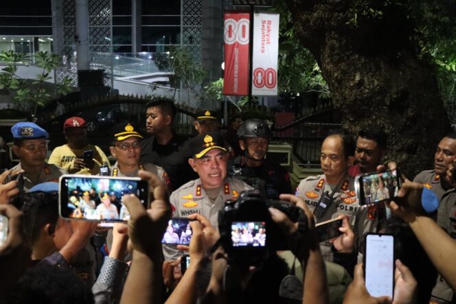 
					Kapolda Sumut Apresiasi Mahasiswa dan Ojol Gelar Unjuk Rasa Dengan Damai di DPRD Sumut