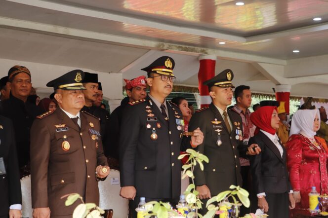 
					Kapolres Hadiri Upacara HUT RI di Lapangan Alun-alun Tengku Amir Hamzah