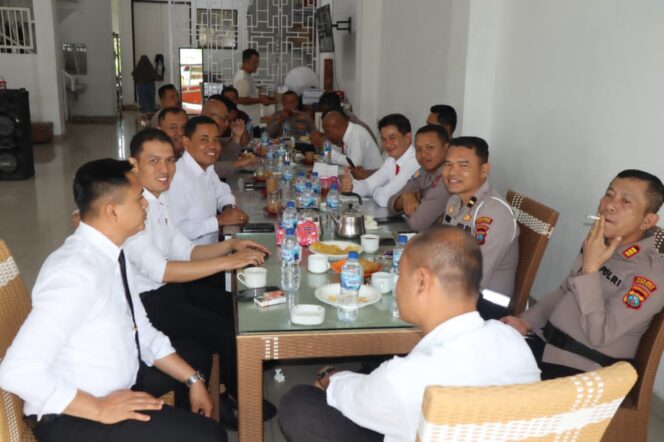 
					Pimpin Coffe Morning Kapolres Pakpak Bharat Ajak PJU Peduli Dan Sikapi Dinamika Perkembangan Di Tanah Air
