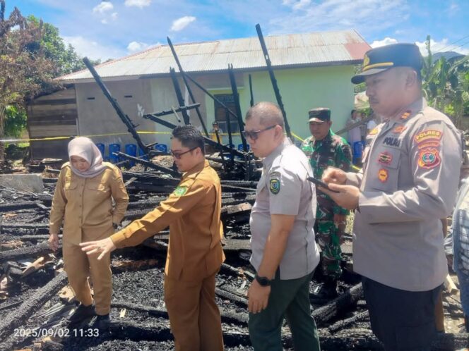 
					Wakil Bupati Madina Bantu Korban Kebakaran di Sibaruang 