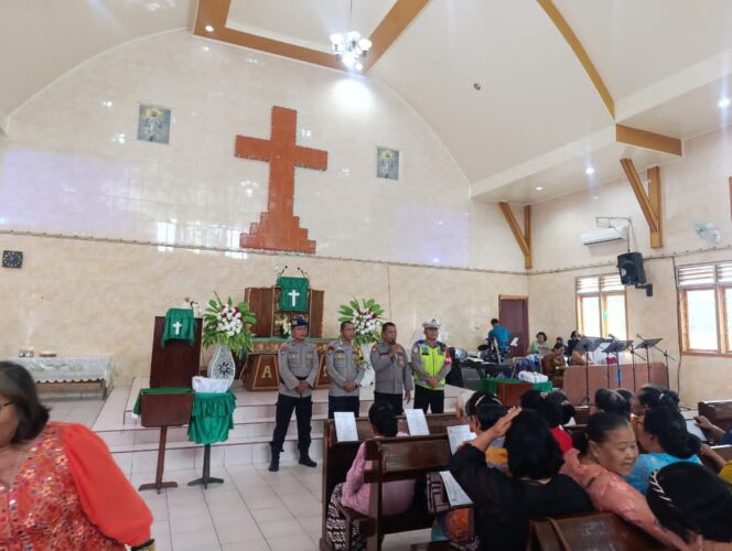 
					Jemaat Gereja HKBP Sibolga Sambas, Apresiasi Polres Sibolga Rutin Laksanakan Minggu Kasih