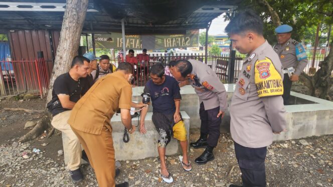 
					Polisi Gerak Cepat, Selamatkan Warga yang Hanyut di Sungai Pelawi
