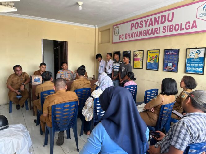 
					Perangkat Pemerintahan Dan Polsek Sibolga Sambas, Berikan Pembinaan Terhadap Anak Remaja Yang Tawuran