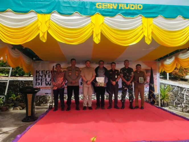 
					Kapolres Pakpak Bharat Di Wakili Kabag Ren Hadiri Kegiatan Fasilitasi Intensifikasi dan Integrasi Pelayanan KB/KR Di Wilayah Khusus Kabupaten Pakpak Bharat