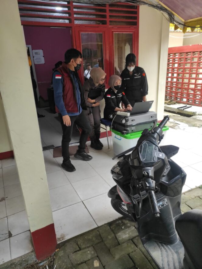 
					KANTOR DINAS PENDIDIKAN DI GELEDAH TIM GABUNGAN KEJATISU ,KEJATI LANGKAT DAN KEJARI PKL BRANDAN