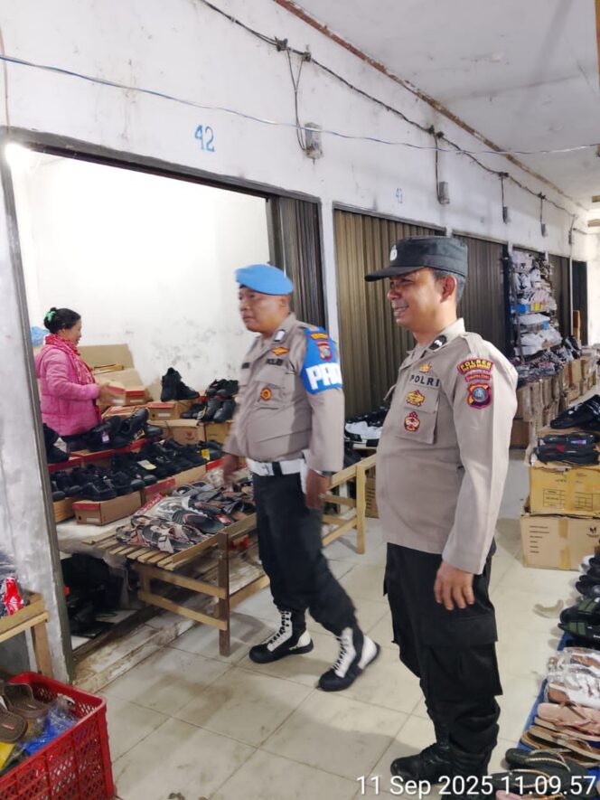 
					Pastikan Pasar Tradisional Pekan Onan Kondusif Polsek Salak Laksanakan Patroli Dialogis