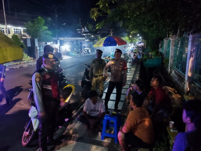 
					Sasar Tempat Rawan Kejahatan, Patroli Gabungan Polres Sibolga Himbau Warga Lapor Aksi Premanisme