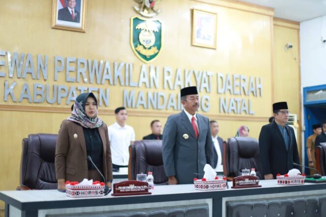 
					Bupati Madina Sampaikan Nota Pengantar Empat Ranperda di DPRD