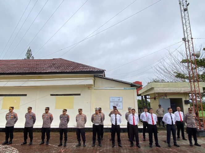 
					Apel Jam Pimpinan ini Yang Di Sampaikan Kapolres Pakpak Bharat Kepada Personil