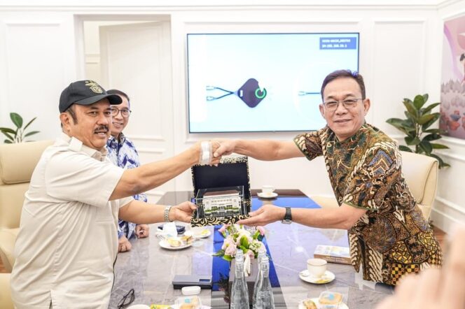 
					Bupati Tapsel Lakukan Pertemuan Dengan.Menteri Perencanaan Pembangunan Nasional Kepala Bappenas