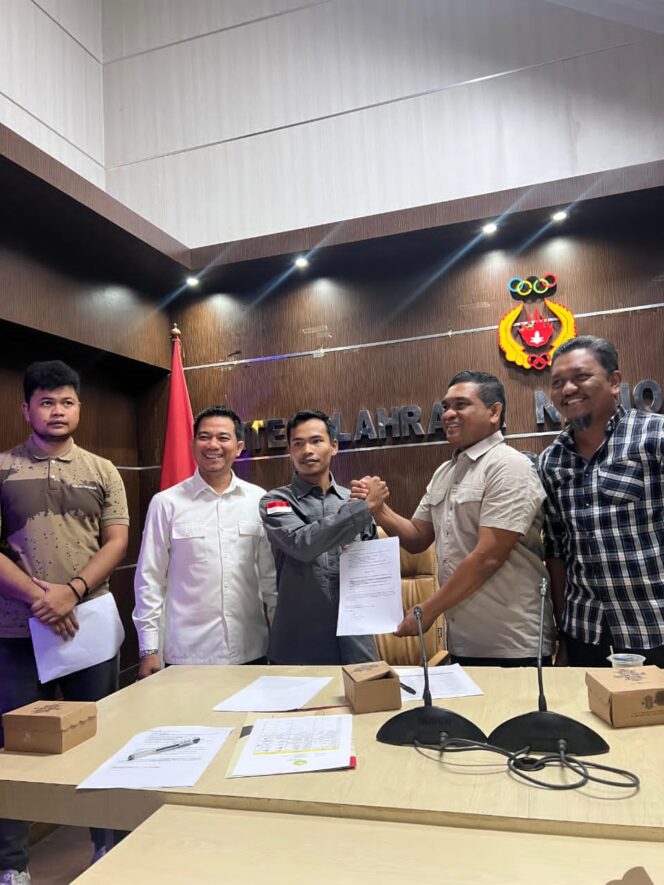 
					NASIB HONORER KATEGORI R3 DI ACEH SINGKIL AZMAN HARUS BERTANGGUNG JAWAB