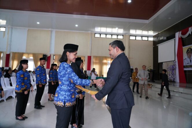 
					Bupati Pakpak Bharat Tutup Pelaksanaan Orienstasi PPPK