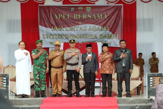 
					Bupati dan Polres Pakpak Bharat Adakan Apel dan Doa Bersama Untuk Indonesia Damai