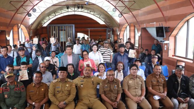 
					Bupati Dairi dan wakil bupati Dairi Ramah Tamah Bersama Wartawan