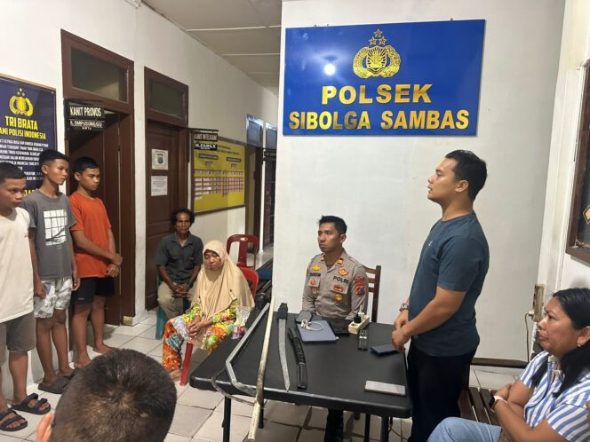 
					Cegah Aksi Kenakalan Remaja Polsek Sibolga Sambas Dan Instansi Terkait, Berikan Himbauan Kepada Warga