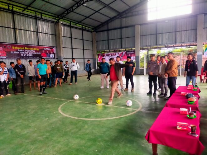 
					Dukung Kegiatan Olahraga Polres Pakpak Bharat Lakukan Pengamanan Turnamen Futsal U – 21.