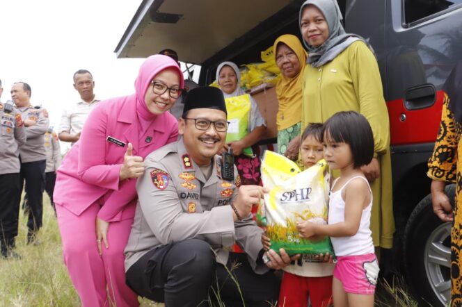 
					Polres Langkat Salurkan Beras Murah ke Pada Masyarakat 