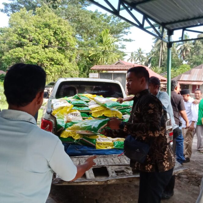 
					Kegiatan Rutin Jumat Berkah, PT Socfindo Kebun Lae Butar Singkil Bagikan Sembako