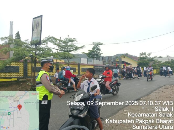 
					Cegah Kemacetan Di Titik Rawan Polres Pakpak Bharat Lakukan Strong Point Pagi