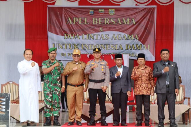 
					Untuk Indonesia Damai Polres Pakpak Bharat Dan Stackholder Terkait Gelar Apel Bersama Serta Doa Lintas Agama