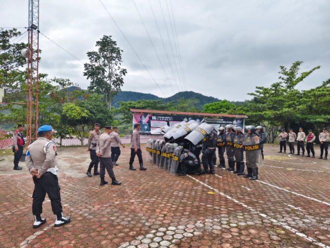 
					Kapolres Pakpak Bharat Pimpin Langsung Latihan Dalmas