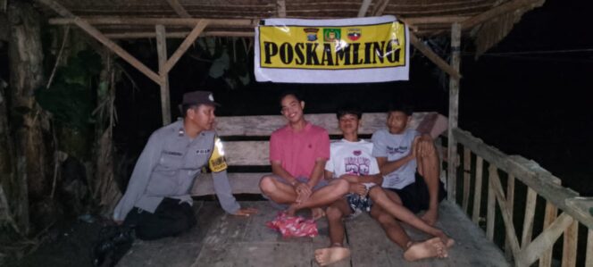 
					Bhabinkamtibmas Kelurahan Pekan Gebang Laksanakan Patroli Malam dan Sambang Warga di Pos Kamling