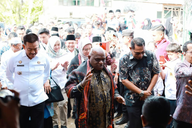 
					Menteri HAM Kukuhkan Komitmen Masyarakat Sadar HAM