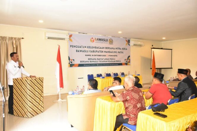 
					Bupati Madina Hadiri Sosialisasi Penguatan Kelembagaan Bersama Mitra Kerja Bawaslu