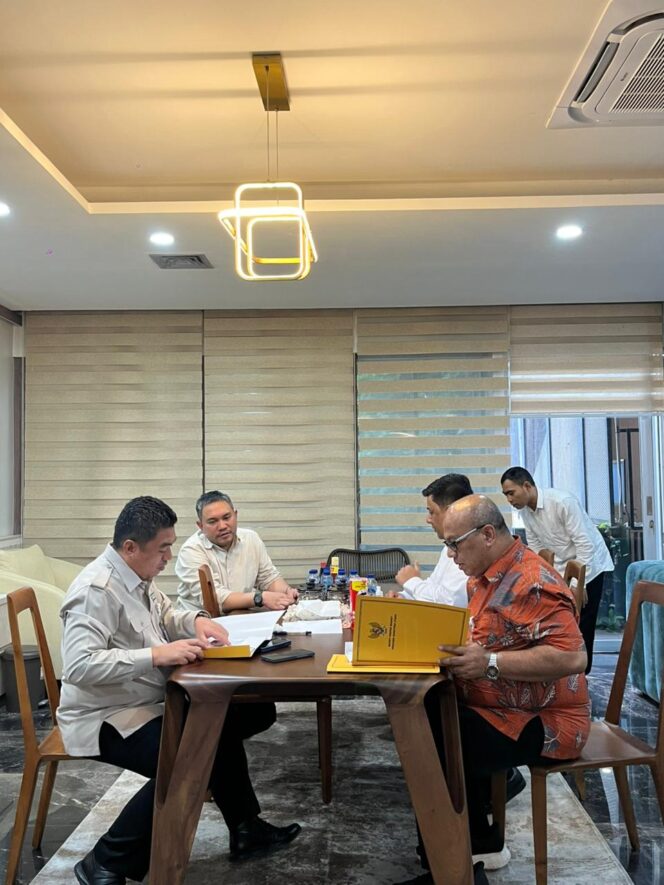 
					Jumpai Dirjen Perkebunan Kementan, Bupati Pakpak Bharat Paparkan Kondisi Sektor Perkebunan