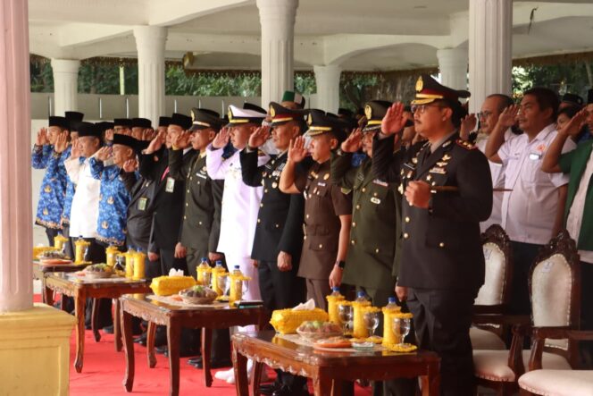 
					Kapolres Langkat Hadiri Upacara Peringatan Hari Sumpah Pemuda ke 79, di lapangan Alun-Alun Langkat