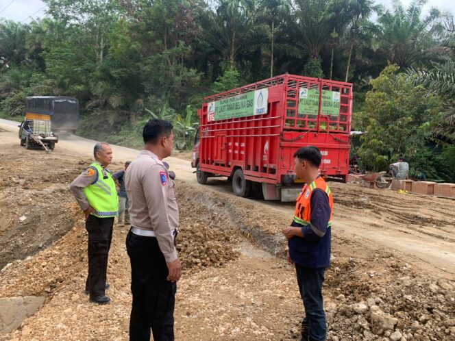 
					Kasat Lantas Polres Pakpak Bharat Cek Kesiapan Personil Dan Sarana Prasarana Di Pos Lantas Sibande