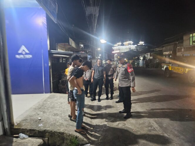 
					Wujudkan Kota Sibolga Yang Aman Dan Kondusif, Polres Sibolga Laksanakan Patroli Dinihari