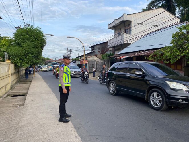 
					Polisi Oi Dusanak Satlantas Polres Sibolga, Himbau Pengguna Jalan Tertib Lalu Lintas