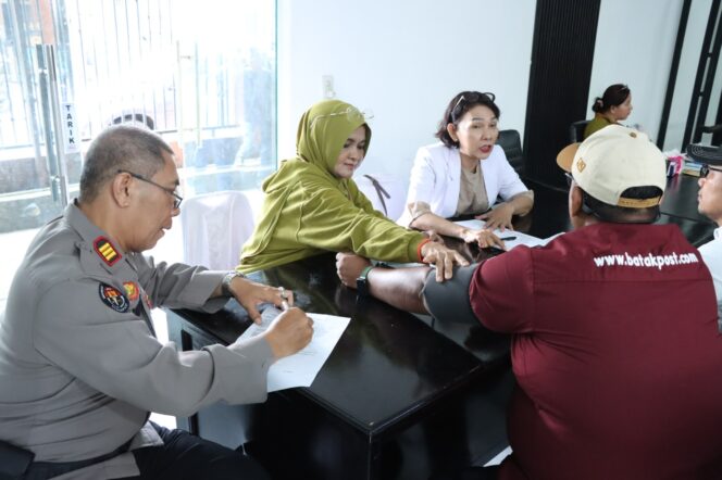 
					Polres Sibolga Gelar Donor Darah Bersama Insan Pers dan Instansi Terkait dalam Rangka Hari Jadi Humas Polri Ke-74 Tahun 2025