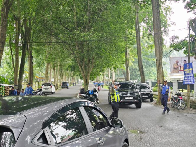 
					Sat Lantas Polres Langkat Tingkatkan Pengaturan Lalu Lintas di Jam Padat Pagi Hari