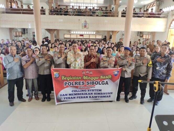 
					Polres Sibolga Gelar Kegiatan Minggu Kasih Di Gereja BNKP Sibolga, Dukung Kamtibmas Yang Kondusif