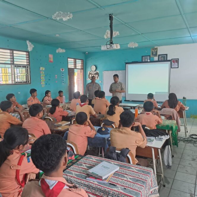 
					Polres Pakpak Bharat Sosialisasikan Penerimaan Murid Baru SMA Kemala Taruna Bhayangkara