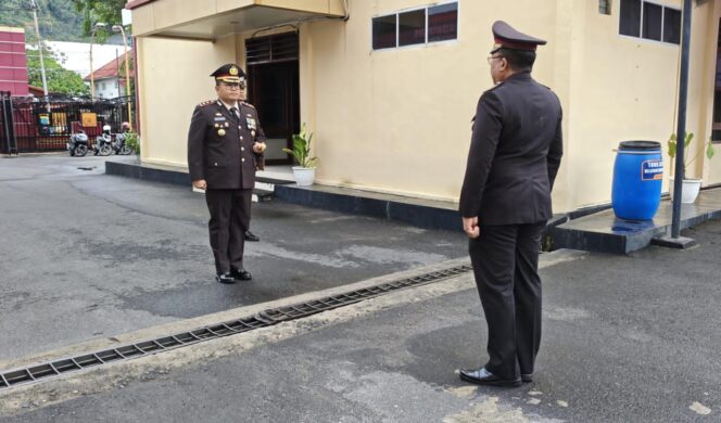 
					Kapolres Sibolga Irup Upacara Peringatan Hari Pahlawan Ke-80 Tahun 2025, Di Polres Sibolga