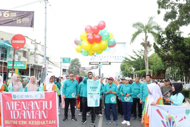 
					Pemkab Madina Rayakan HKN ke-61 dengan Jalan Sehat dan PKG