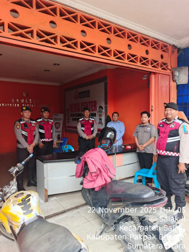 
					Hari Weekend Sat Samapta Polres Pakpak Bharat Lakukan Patroli Rutin Dan Himbau Layanan : 110 Kepada Masyarakat