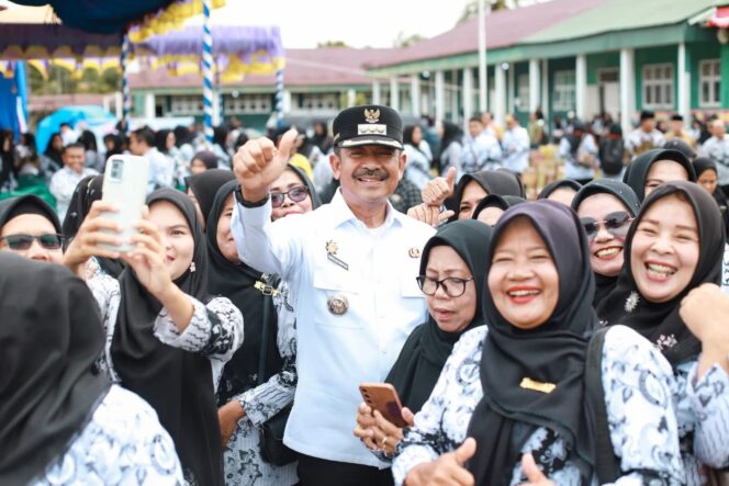 
					Bupati Saipullah Buka Porseni PGRI Madina di Batahan