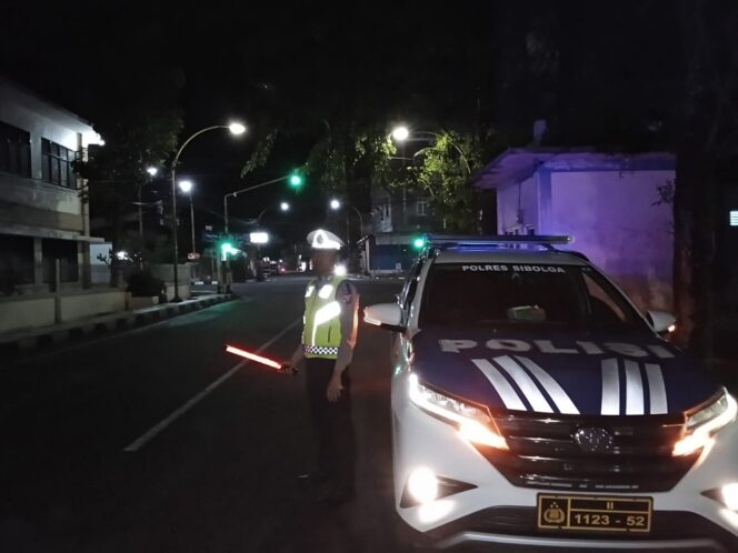 
					Cegah Aksi Kejahatan Polres Sibolga Laksanakan Blue Light Patrol Dalam Rangka Ops Zebra Toba 2025